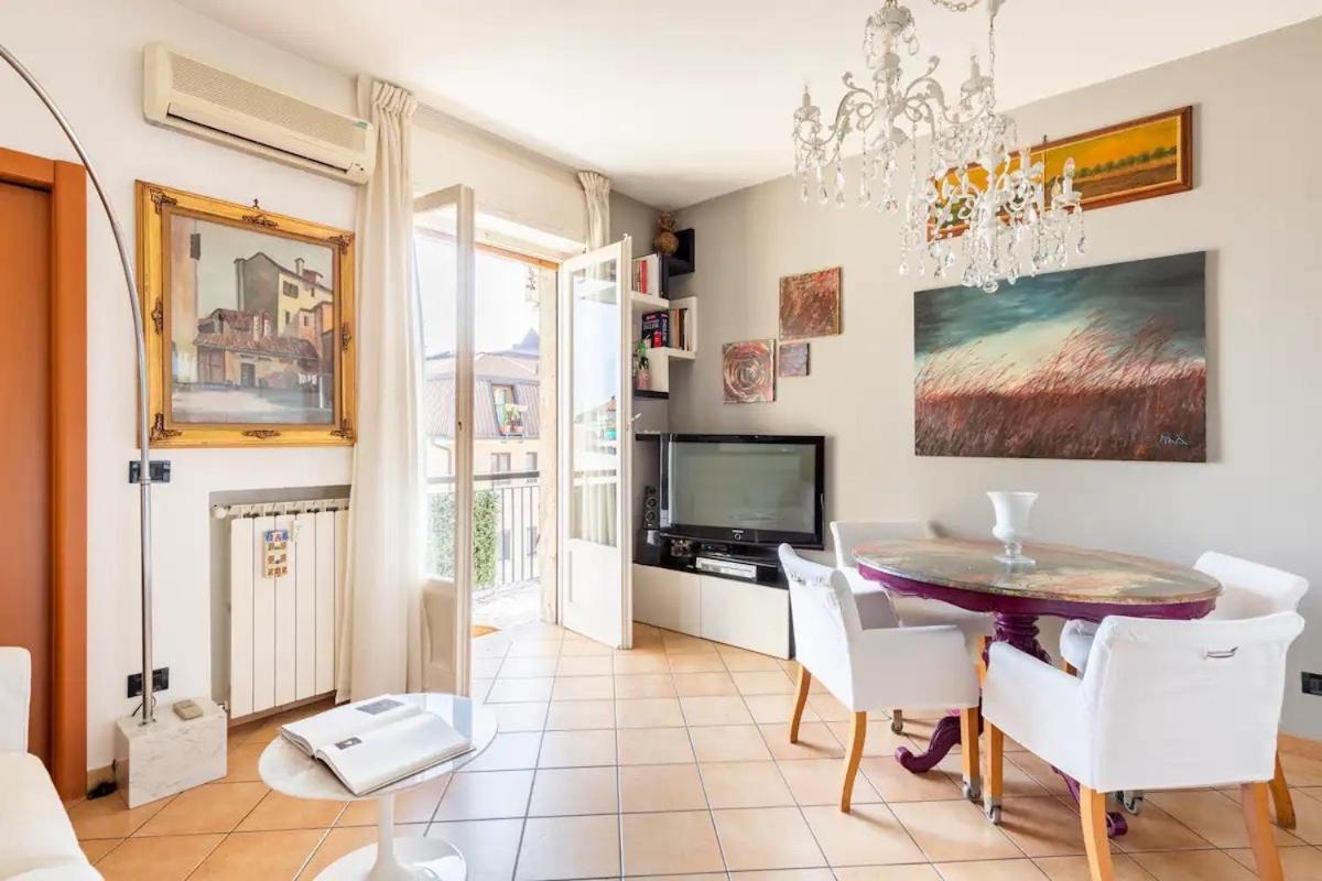 Glassy Apartment